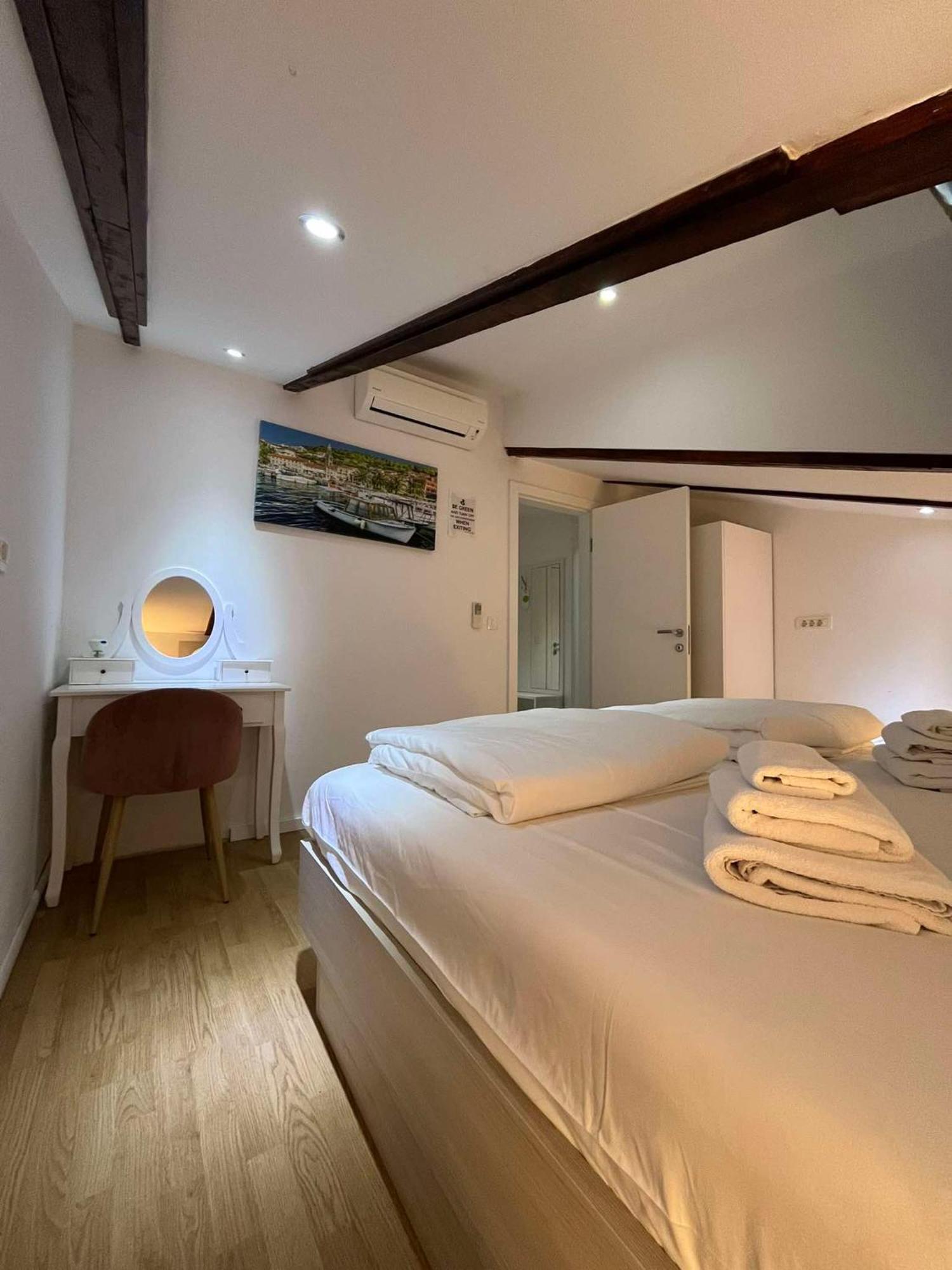 Bed and Breakfast Dela à Hvar Town Extérieur photo